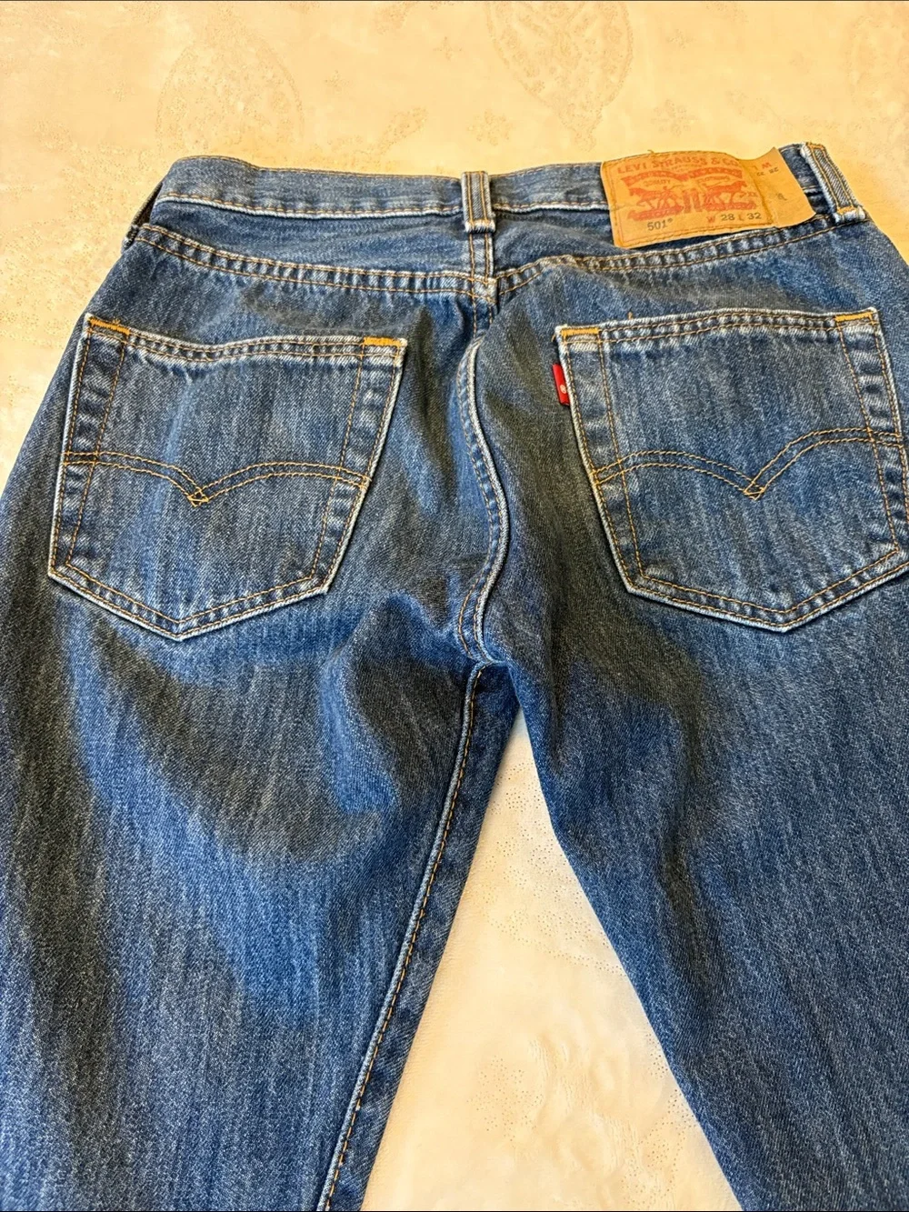 Classic 501 Levi's Men's Straight Jeans - Deep Blue Denim 100% Cotton    28X32